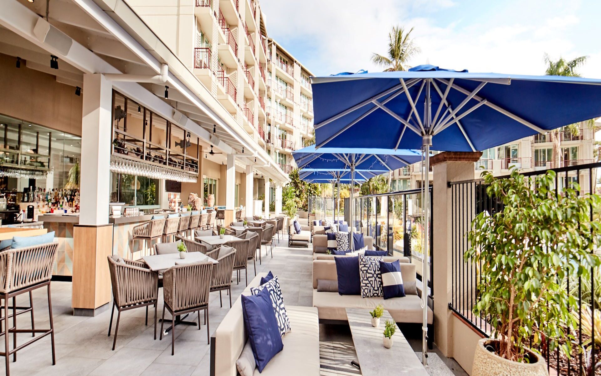 MOKU Terrace Bar
